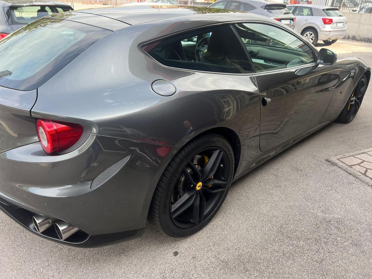 Ferrari GTC4 Lusso FF V12