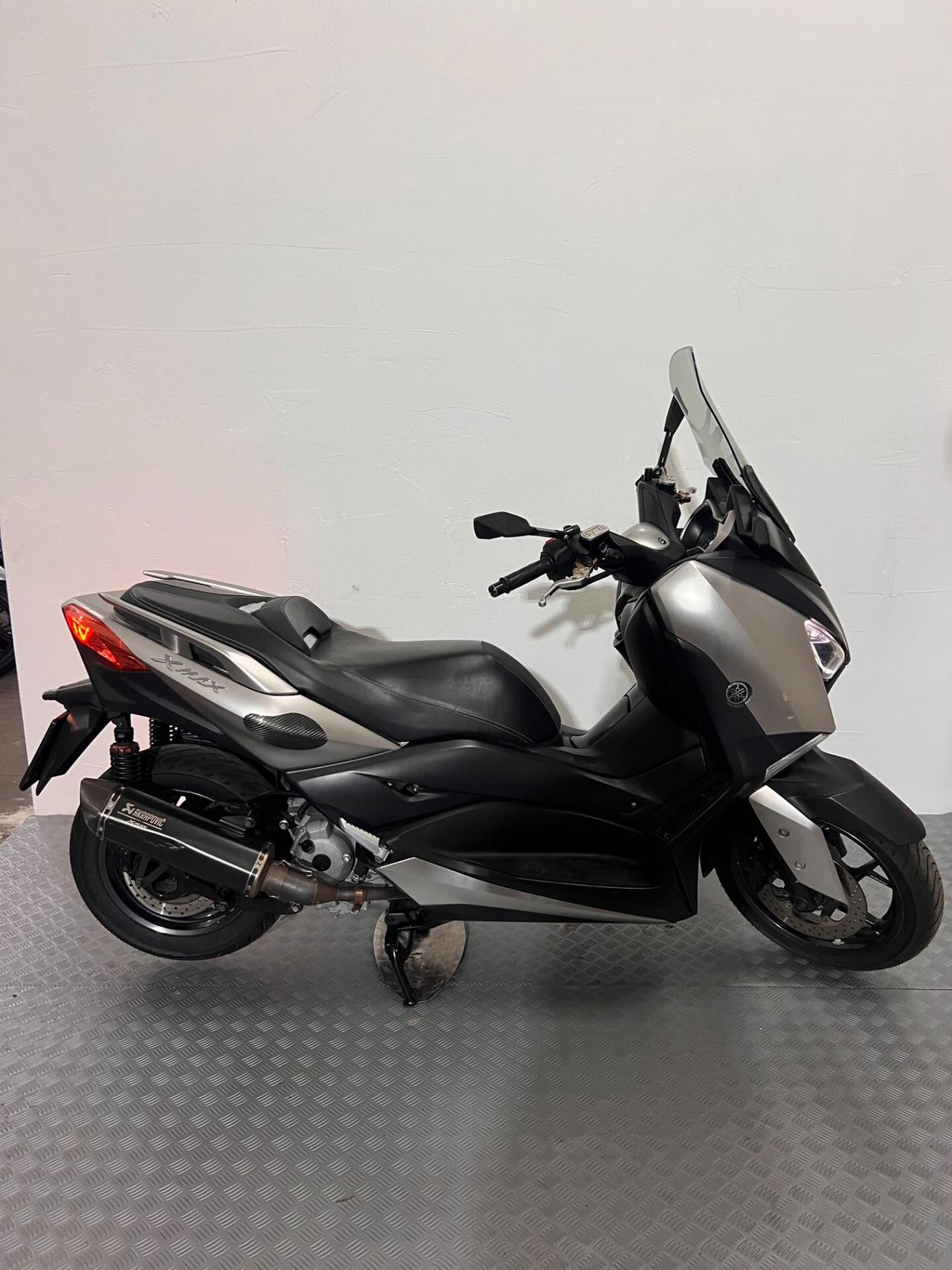 Yamaha X-Max 300