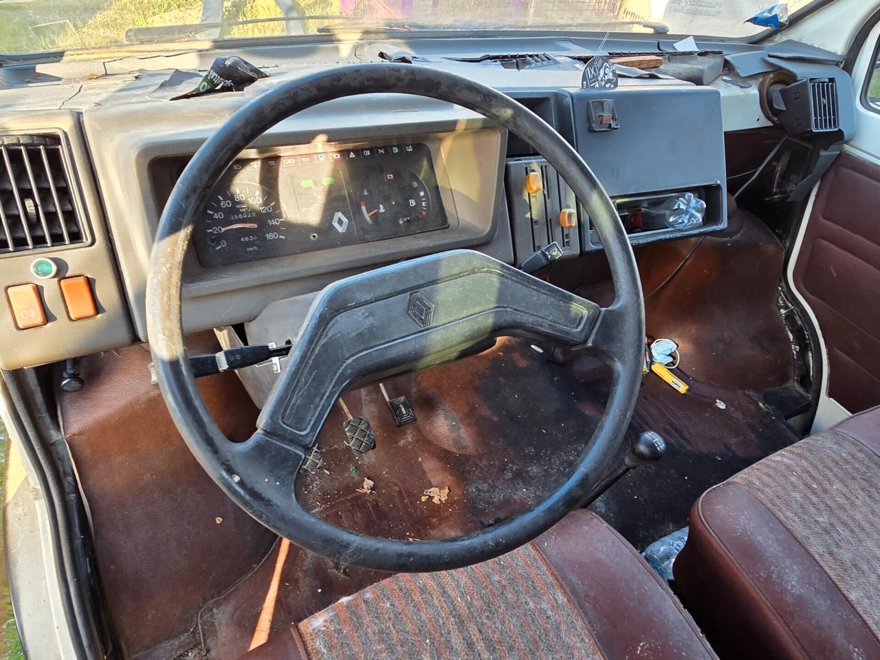Renault Trafic 2.1D 9 POSTI MK1 - DA RESTAURO