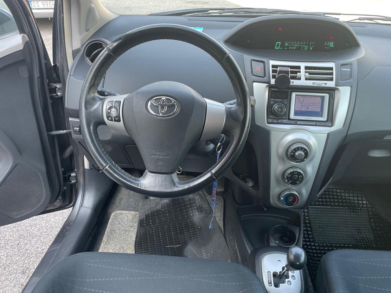 Toyota Yaris 1.3 5 porte Navi*Automatik*Solo 86000*