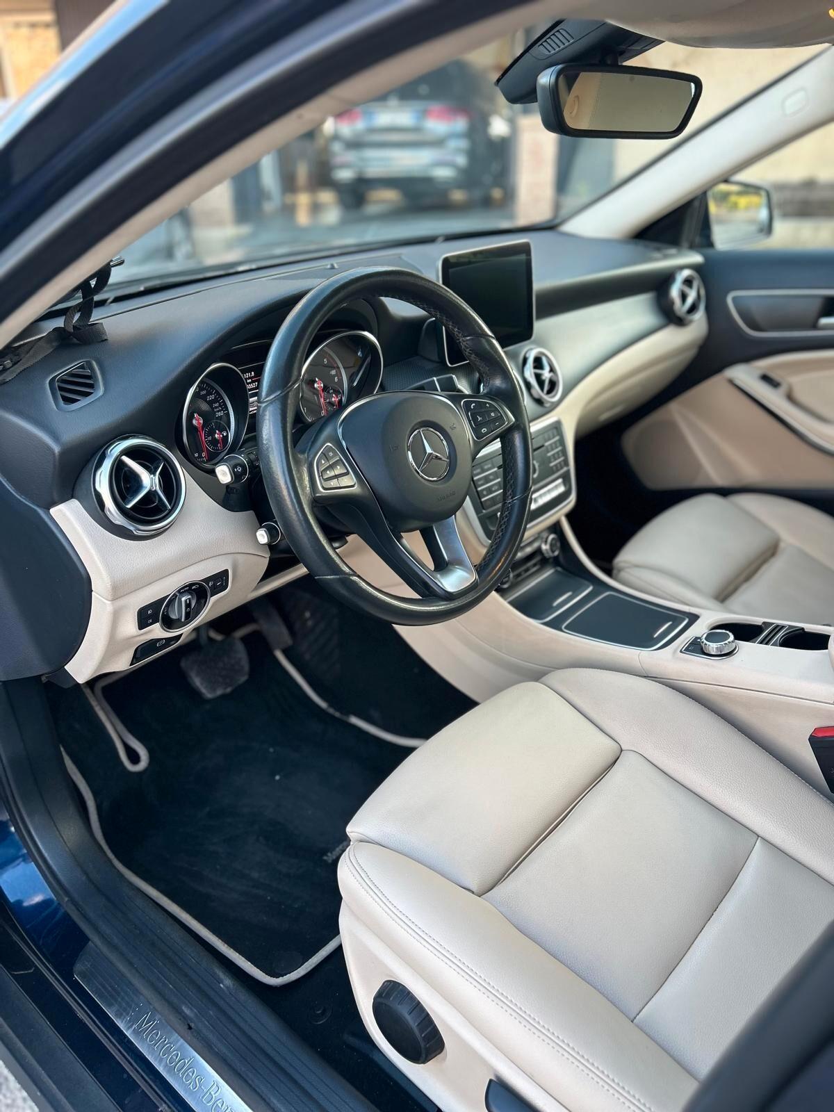 Mercedes-benz GLA 200 d Sport