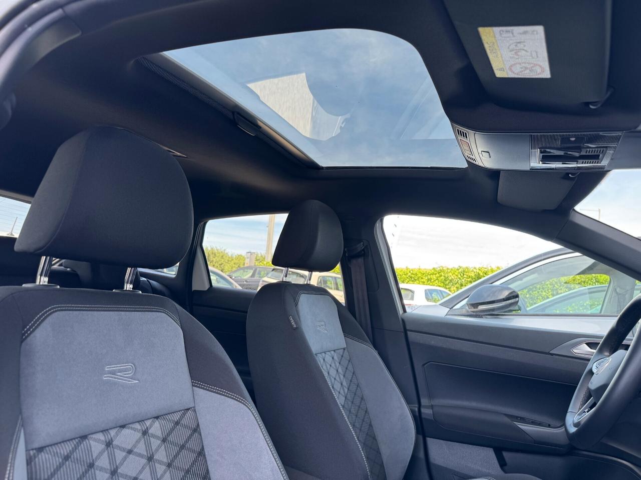Volkswagen Taigo 1.0 tsi R-Line 110cv / NO VINCOLI