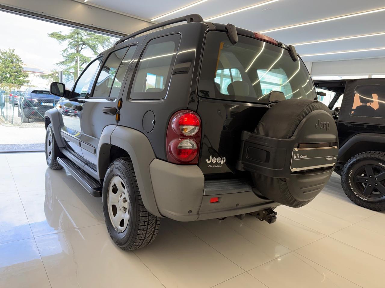 Jeep Cherokee 2.8 CRD Sport automatica