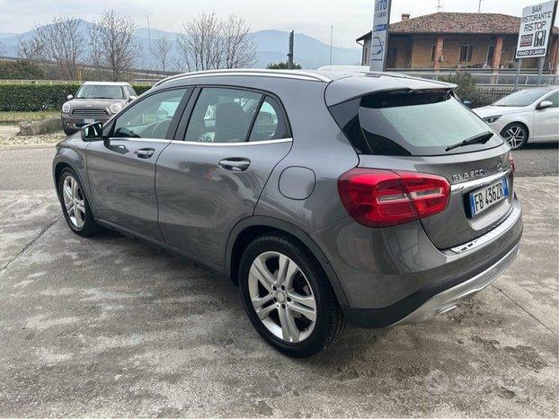 MERCEDES-BENZ GLA 200 d Automatic 4Matic Premium