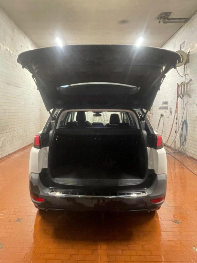 PEUGEOT 5008 BlueHDi 130 S&S Allure