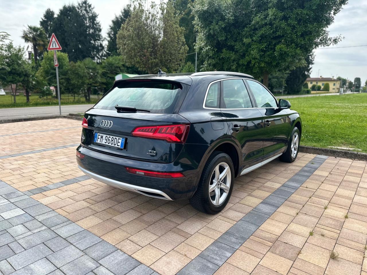 Audi Q5 2.0 TDI quattro S tronic Business