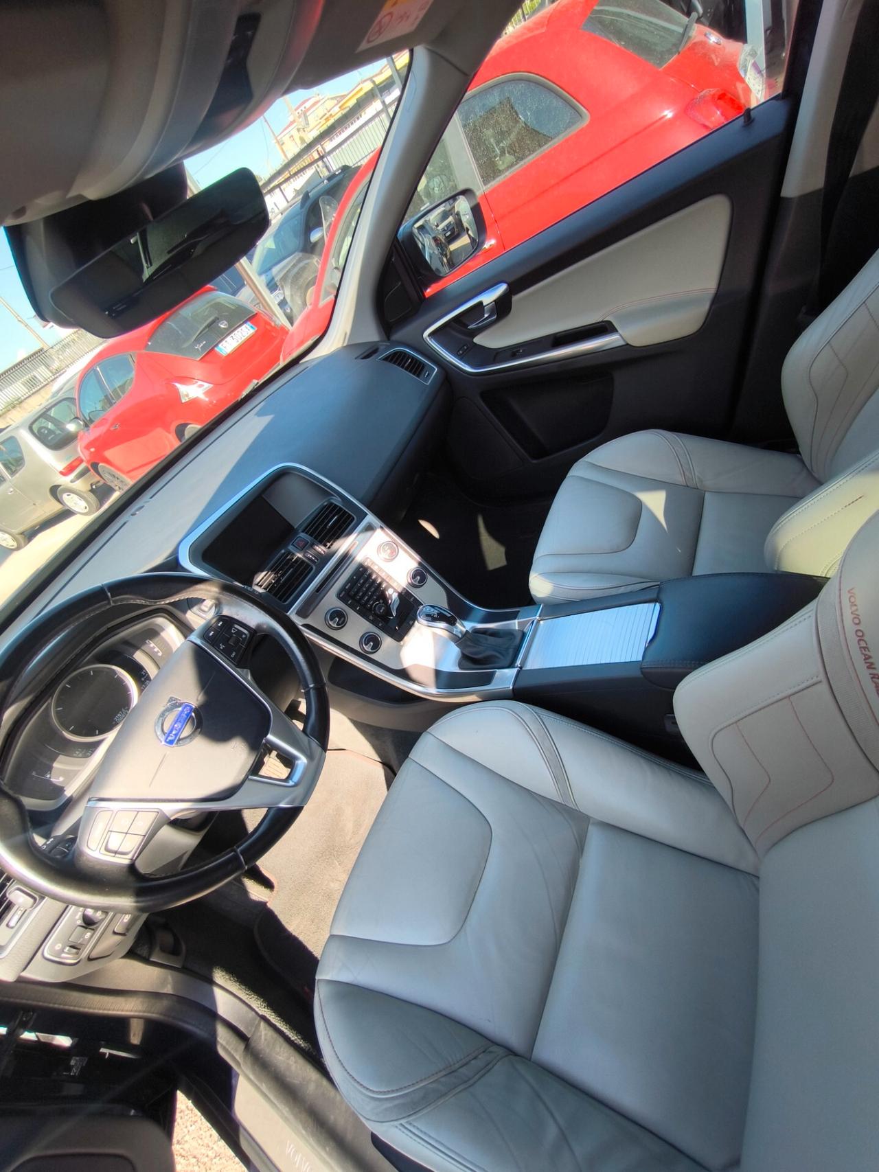 Volvo XC 60 XC60 D3 Geartronic R-design Momentum