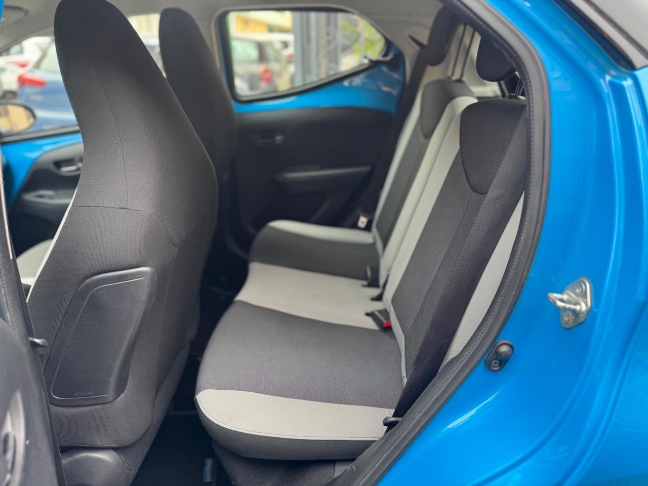 Toyota Aygo 1.0 VVT-i 72 CV 5 porte x-cool