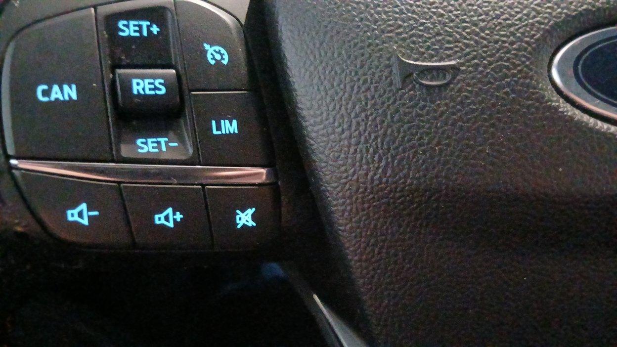 FORD Focus 4ª serie - FOCUS 1.0 ECOBOOST HYBRID 125CV SW ST-LINE STYLE AUTOCARRO
