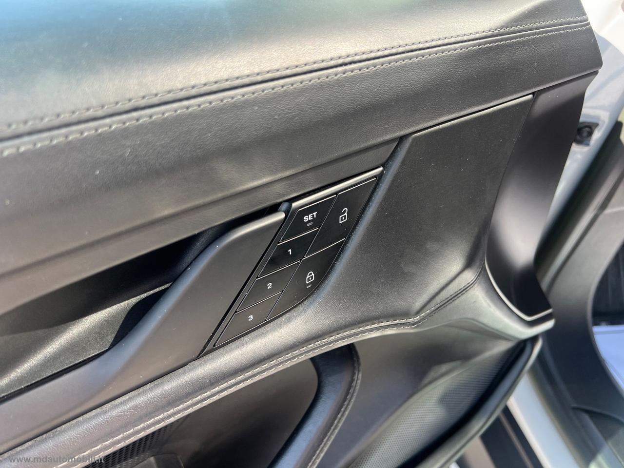 PORSCHE Taycan Sport Turismo PURE GREEN EMOTION TETTO 21 IVA ESPOSTA