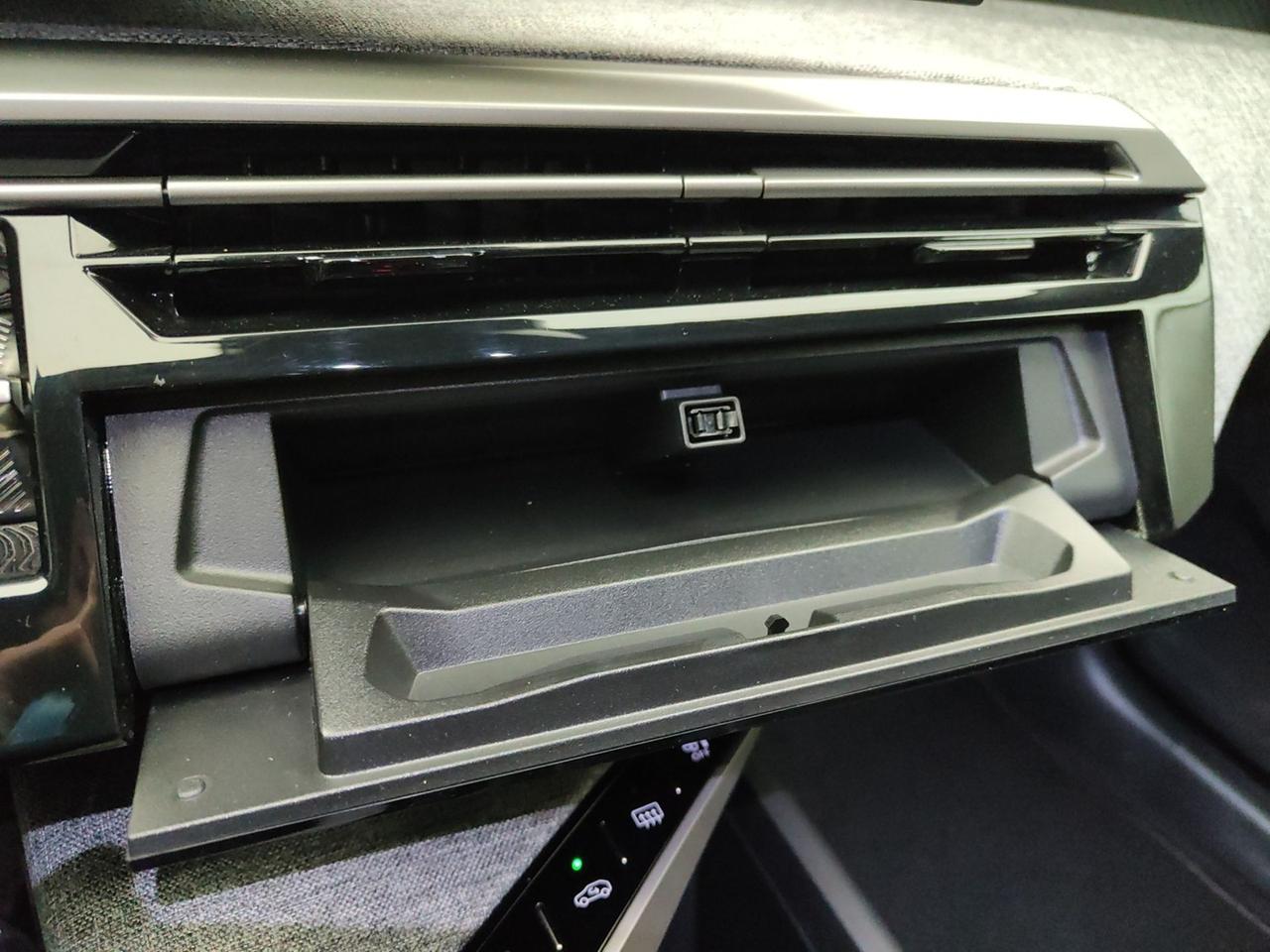 PEUGEOT 3008 III 2024 1.2 HYBRID 145CV ALLURE E-DCS6