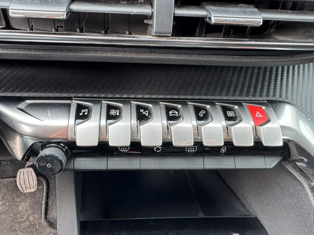 PEUGEOT 5008 BlueHDi 130 S&S Business 7 POSTI