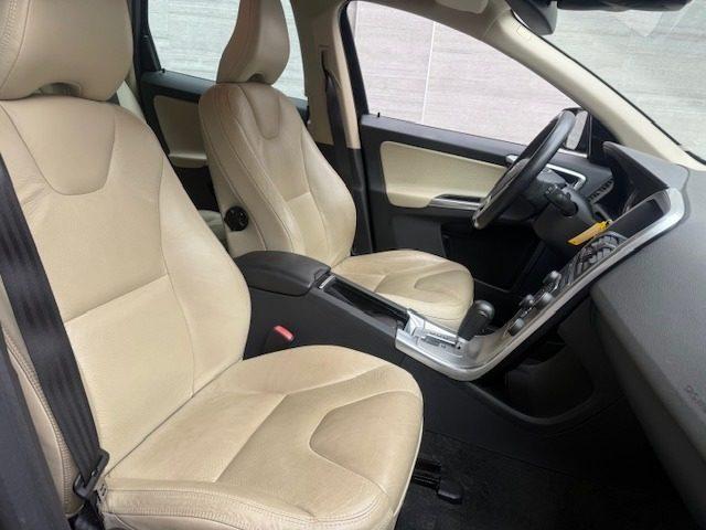 VOLVO XC60 D3 AWD Geartronic Momentum