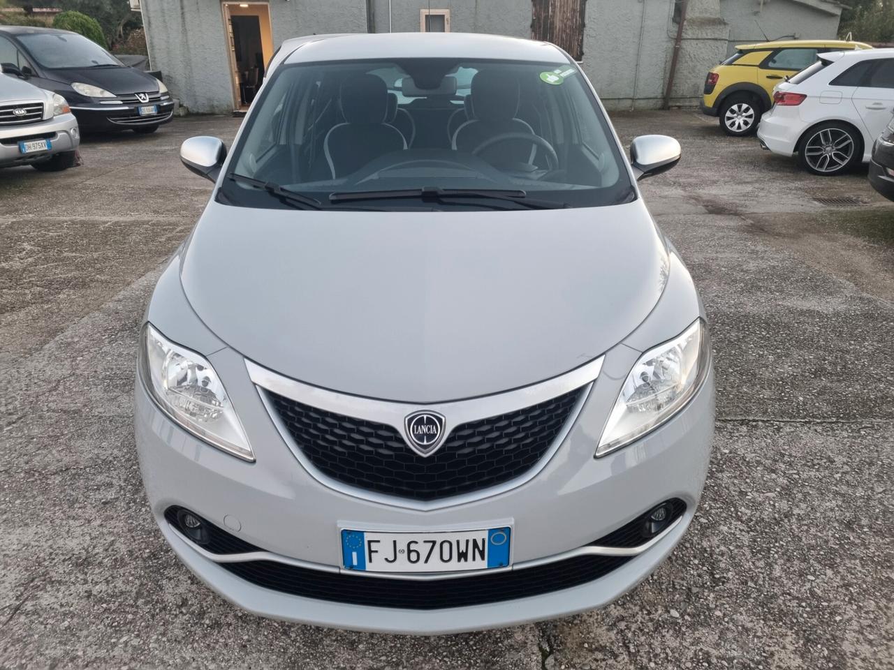 Lancia Ypsilon 1.2 69 CV 5 porte MYA "NEOPATENTATI"