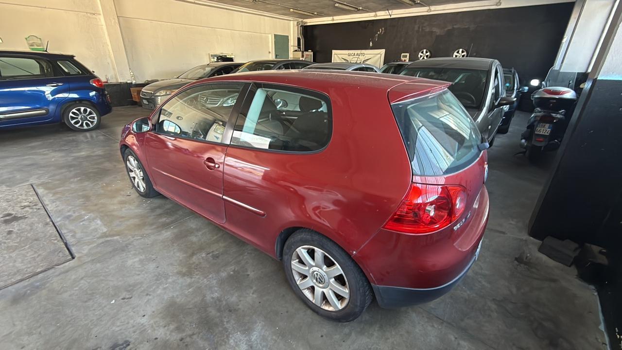 Volkswagen Golf 1.6 16V FSI 5p. Sportline