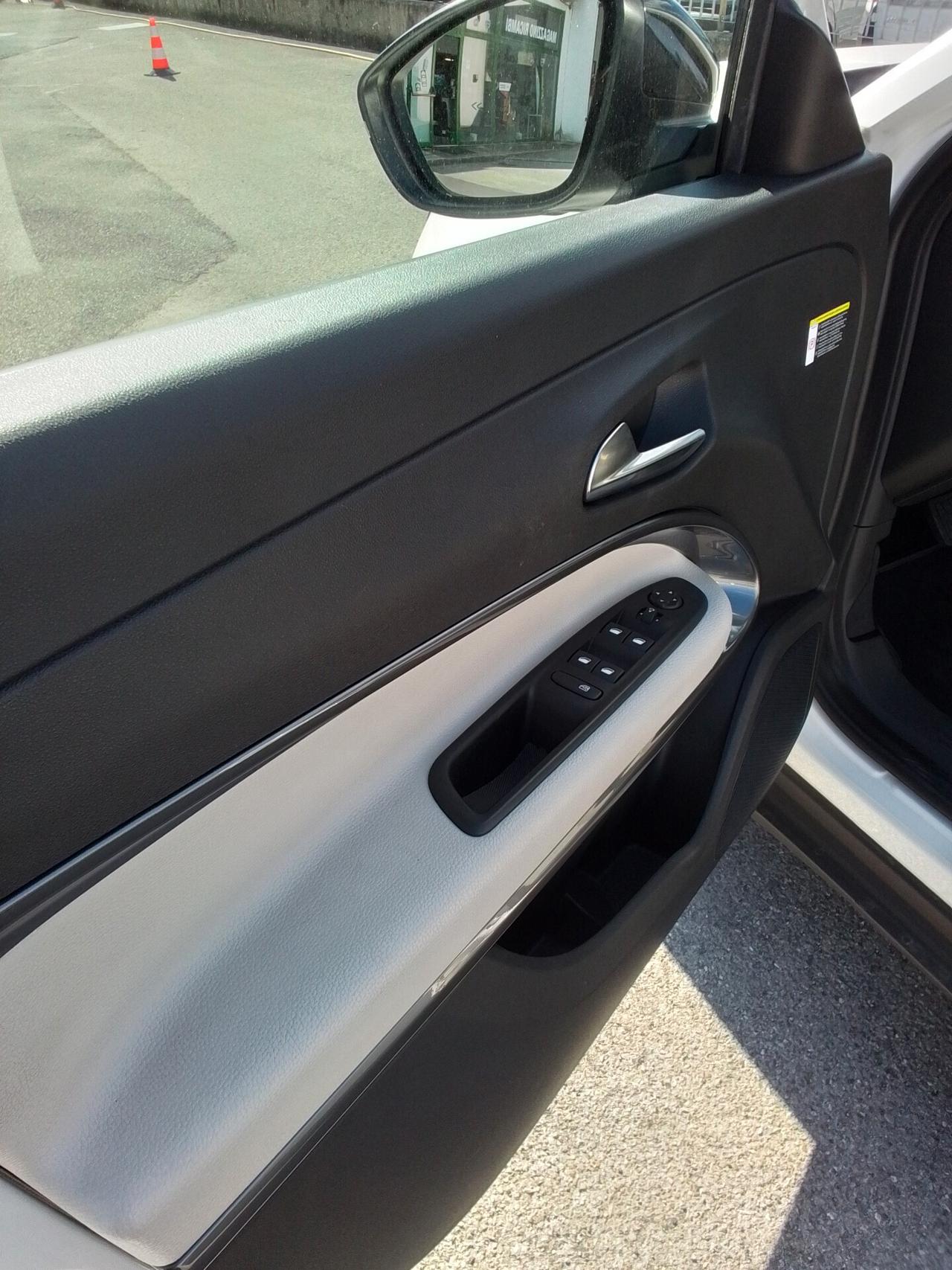 Fiat 600 Hybrid 110 CV DCT MHEV La Prima