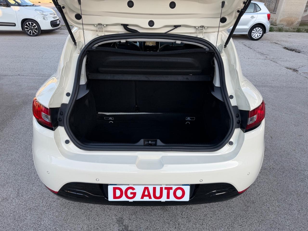 Renault Clio 1.2 benzina 75 cv 2015 navi retroc