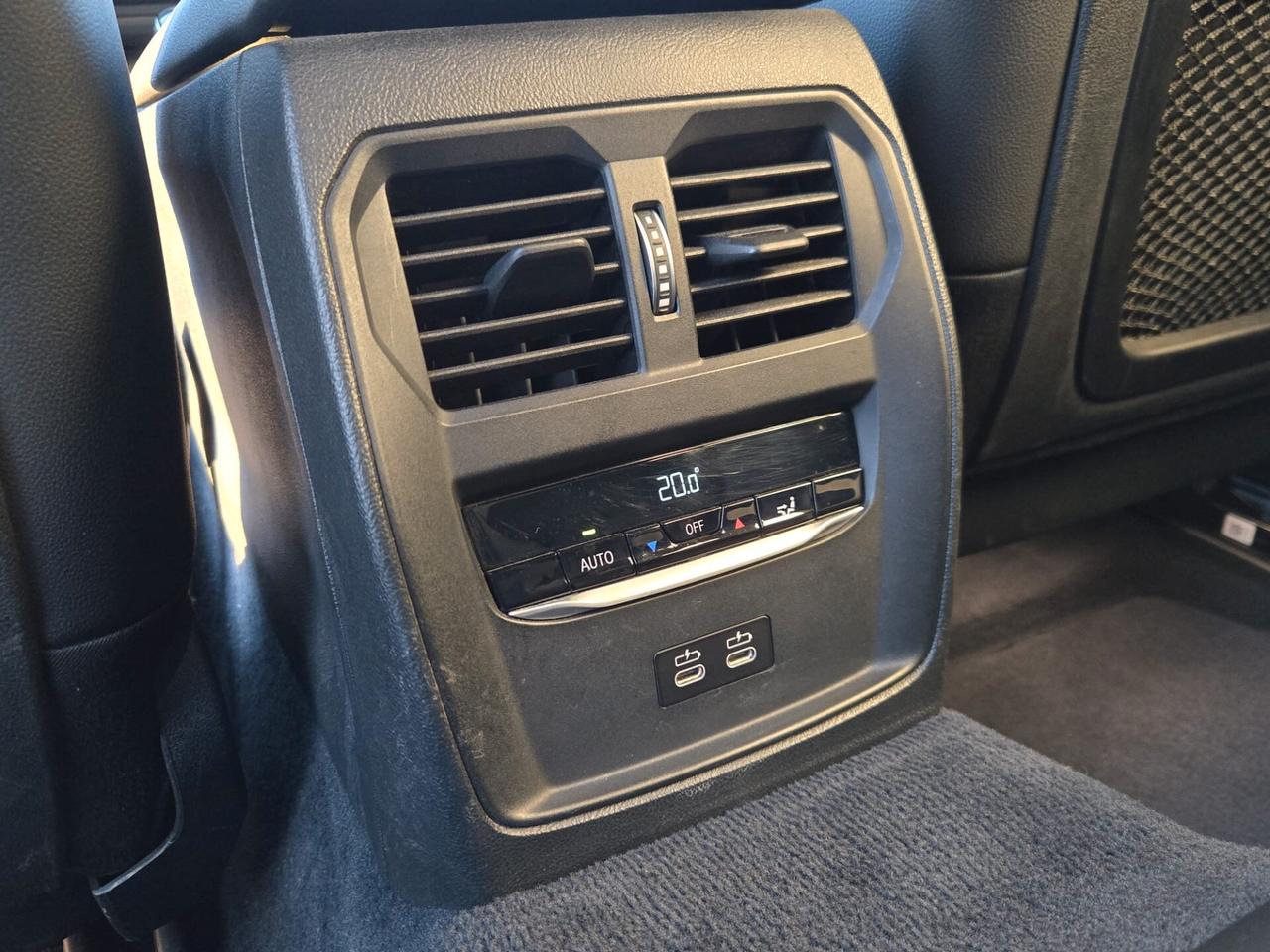 BMW 318D TOURING MSPORT INTERNO ED ESTERNO