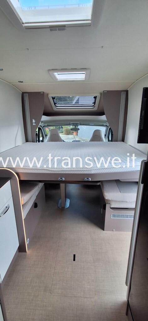Bürstner Lyseo 684G Ampia zona giorno e bagno in coda