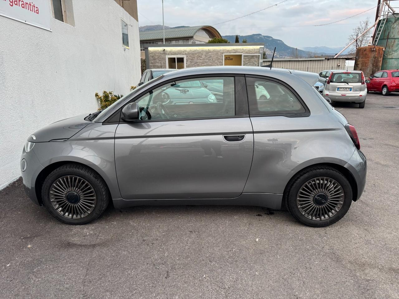 Fiat 500 500e Berlina 23,8 kWh Action