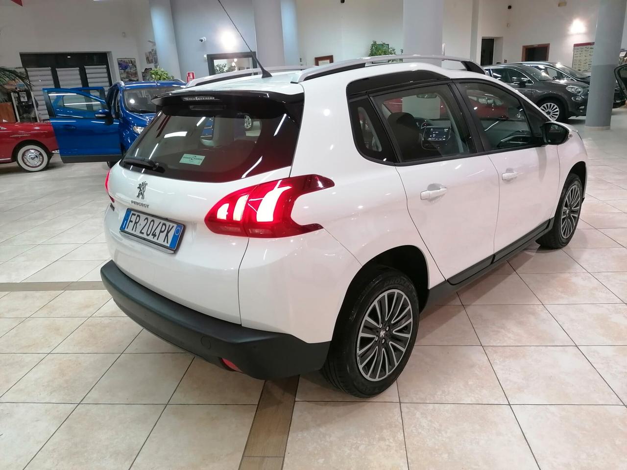 PEUGEOT 2008 1.2 BENZINA PURE TECH ALLURE(ADATTA NEOPATENTATI)