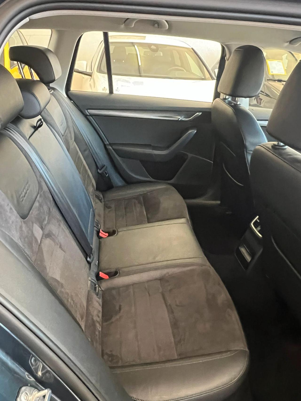 Skoda Octavia 2.0 TDI CR 180 CV 4x4 DSG Wagon Scout