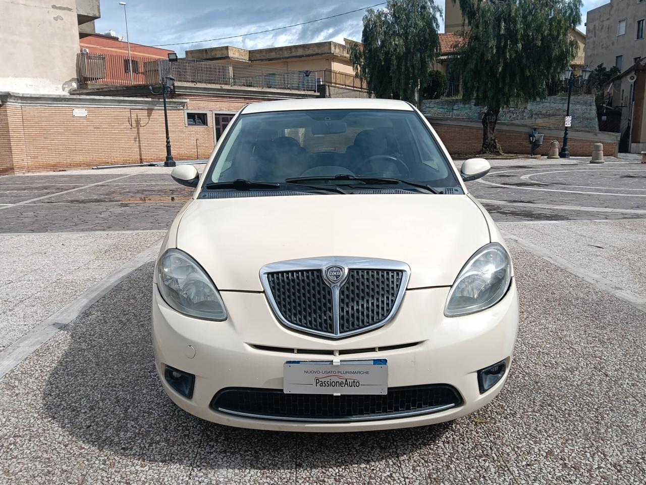 Lancia Ypsilon 1.2 16V Argento solo 89000 km
