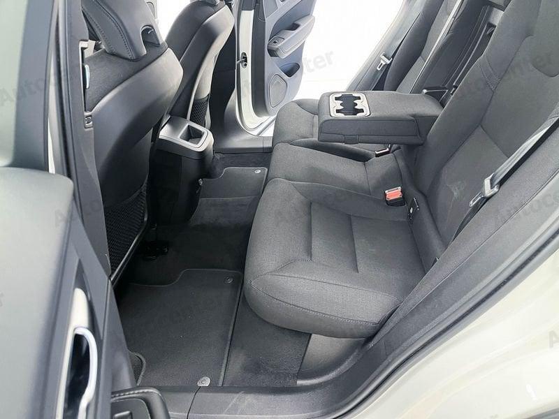 Volvo XC60 XC60 B4 (d) FWD 197CV AUT MOMENTUM PRO