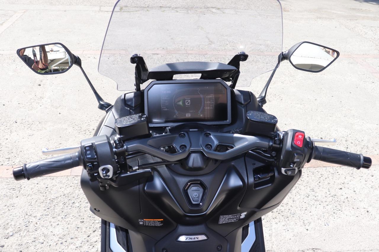 Yamaha TMAX 560