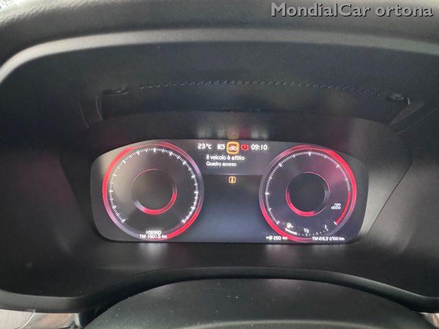 VOLVO V60 B4 (d) automatico Essential