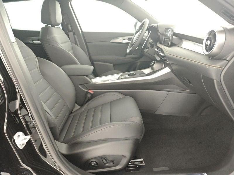 Alfa Romeo Tonale 1.6 diesel 130 CV TCT6 Veloce cerchi in lega da 20* +Pack Techno + tetto panorama