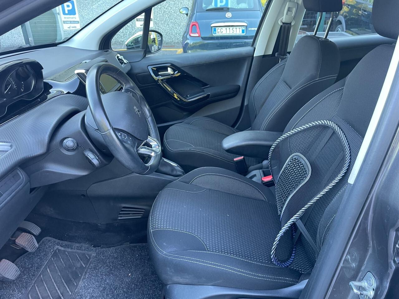 Peugeot 208 PureTech 82 5 porte Allure*solo 40000km*NAVI*NEOPATENTATI