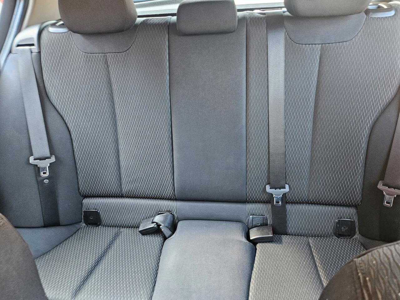 Bmw 118 118d 5p. Unique