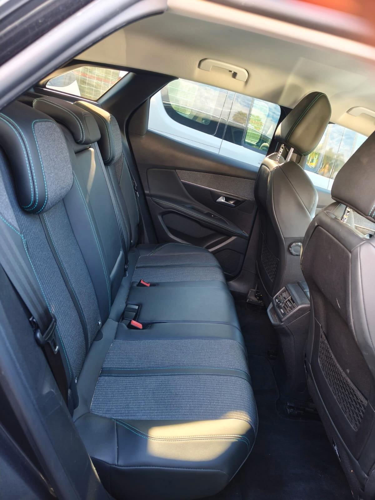 Peugeot 3008 HDi 130CV GT