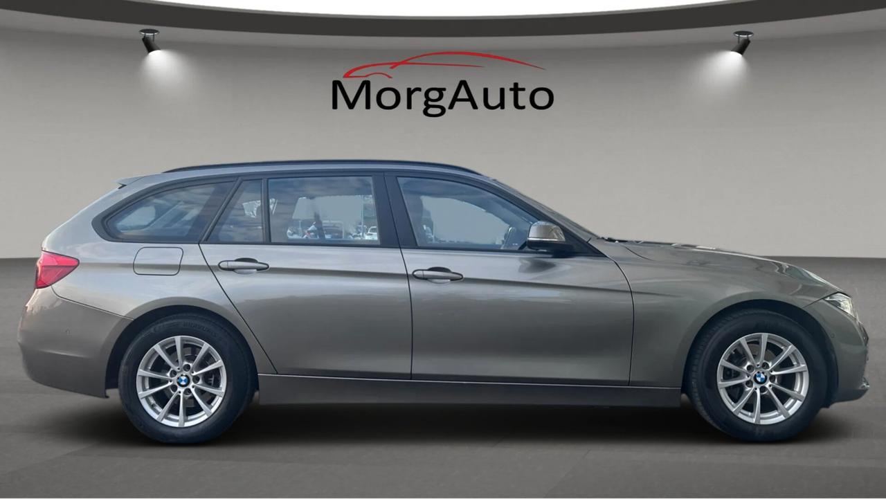 BMW 318d Touring Automatica, Fari full LED, Navi professional