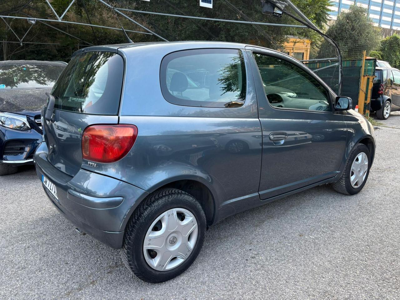 Toyota Yaris 1.0i 16V cat 3 porte Sol OK Neopatentati