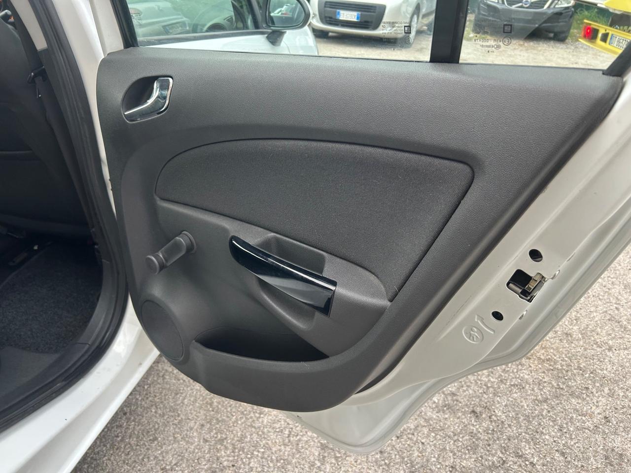 Opel Corsa 1.2 5 porte Cosmo