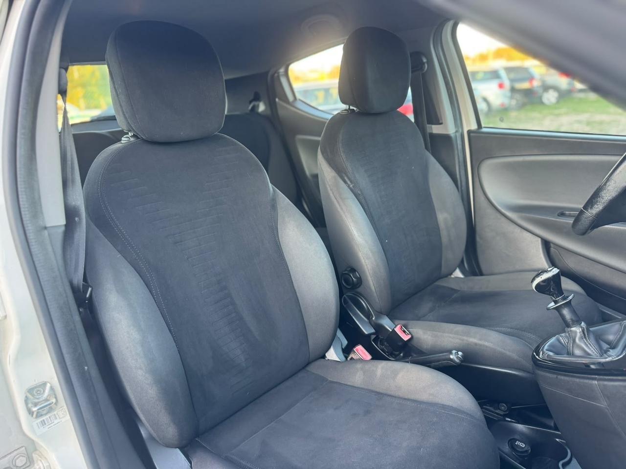 Lancia Ypsilon 0.9 TwinAir 85 CV 5 porte Metano Ecochic Gold