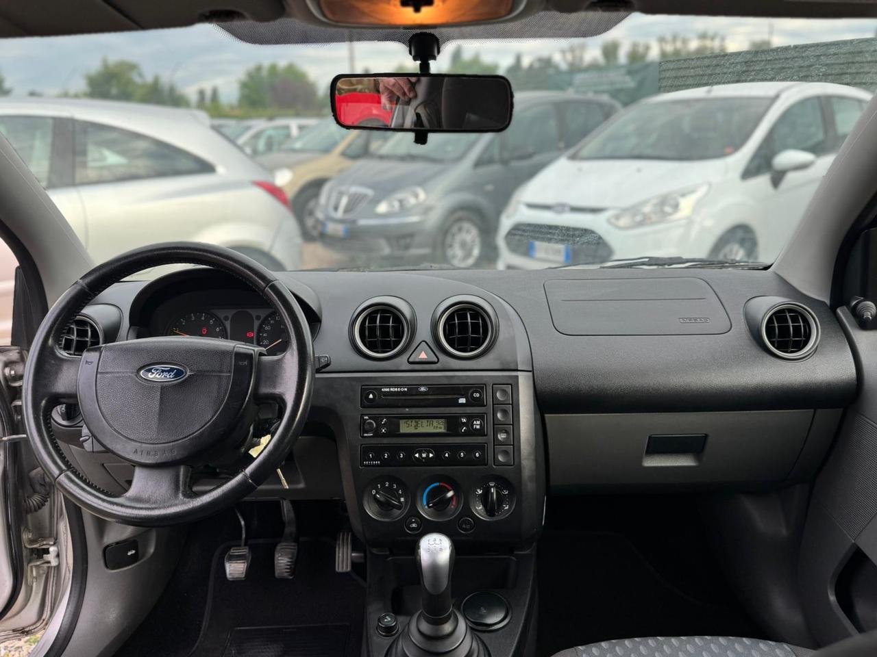 Ford Fiesta 1.2 16V 3p. Ghia Neopatentati