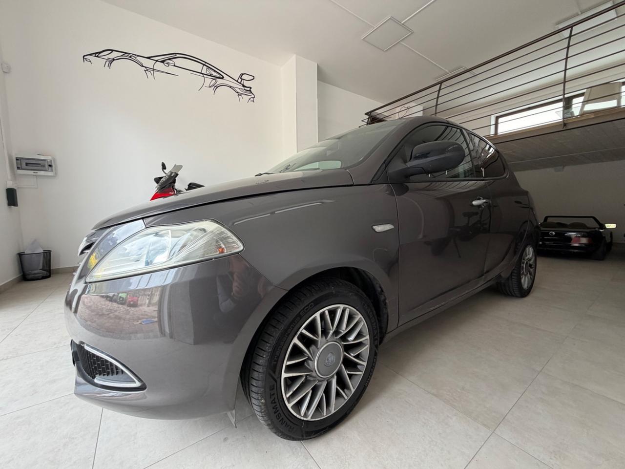 Lancia Ypsilon 1.2 69 CV 5 porte GPL Ecochic Gold