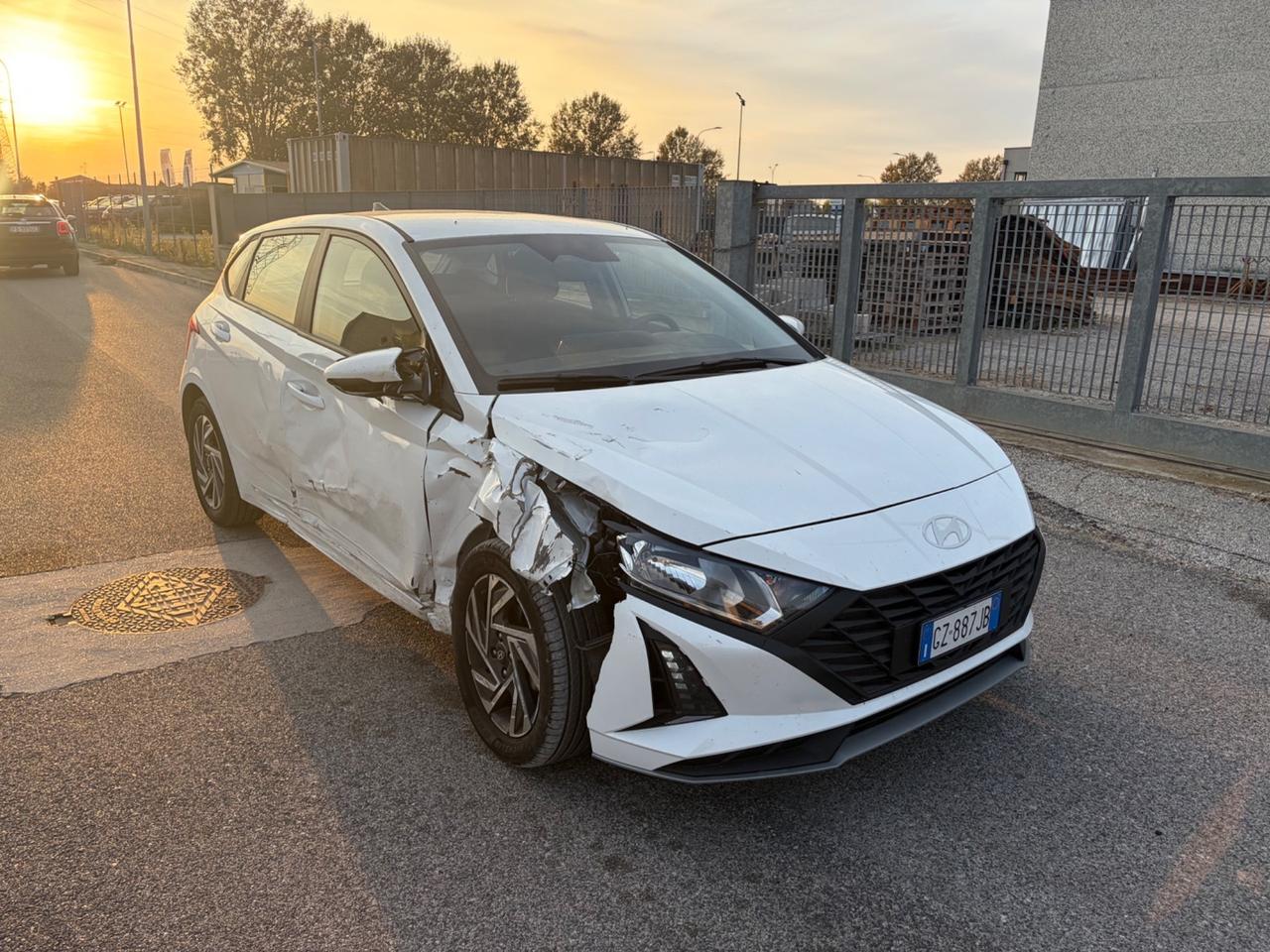 Hyundai i20 2025 14.000km leggermente Sinistrata
