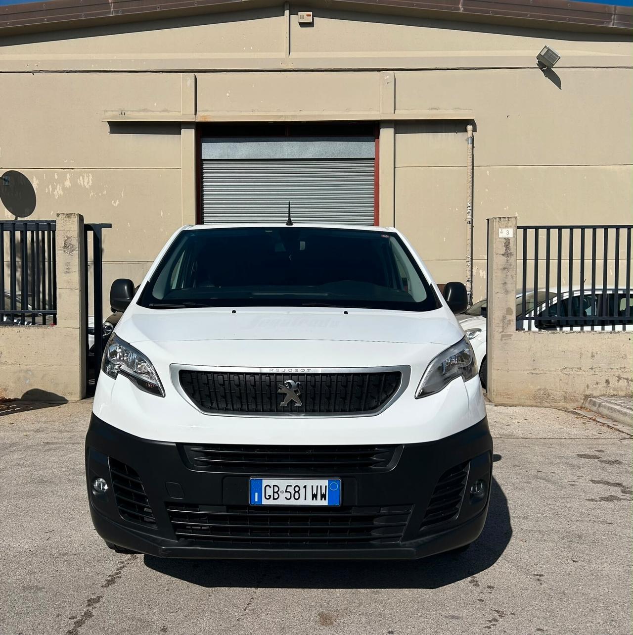 Peugeot EXPERT 4P 2.0 BLUEHDI 120 PREMIUM STANDARD