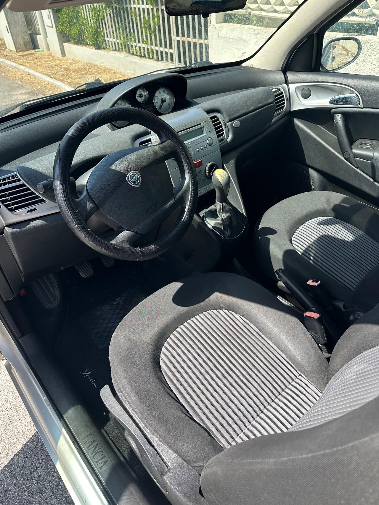 Lancia Ypsilon 1.3 MJT 75 CV Platino NEOPATENTATI PRONTA CONSEGNA