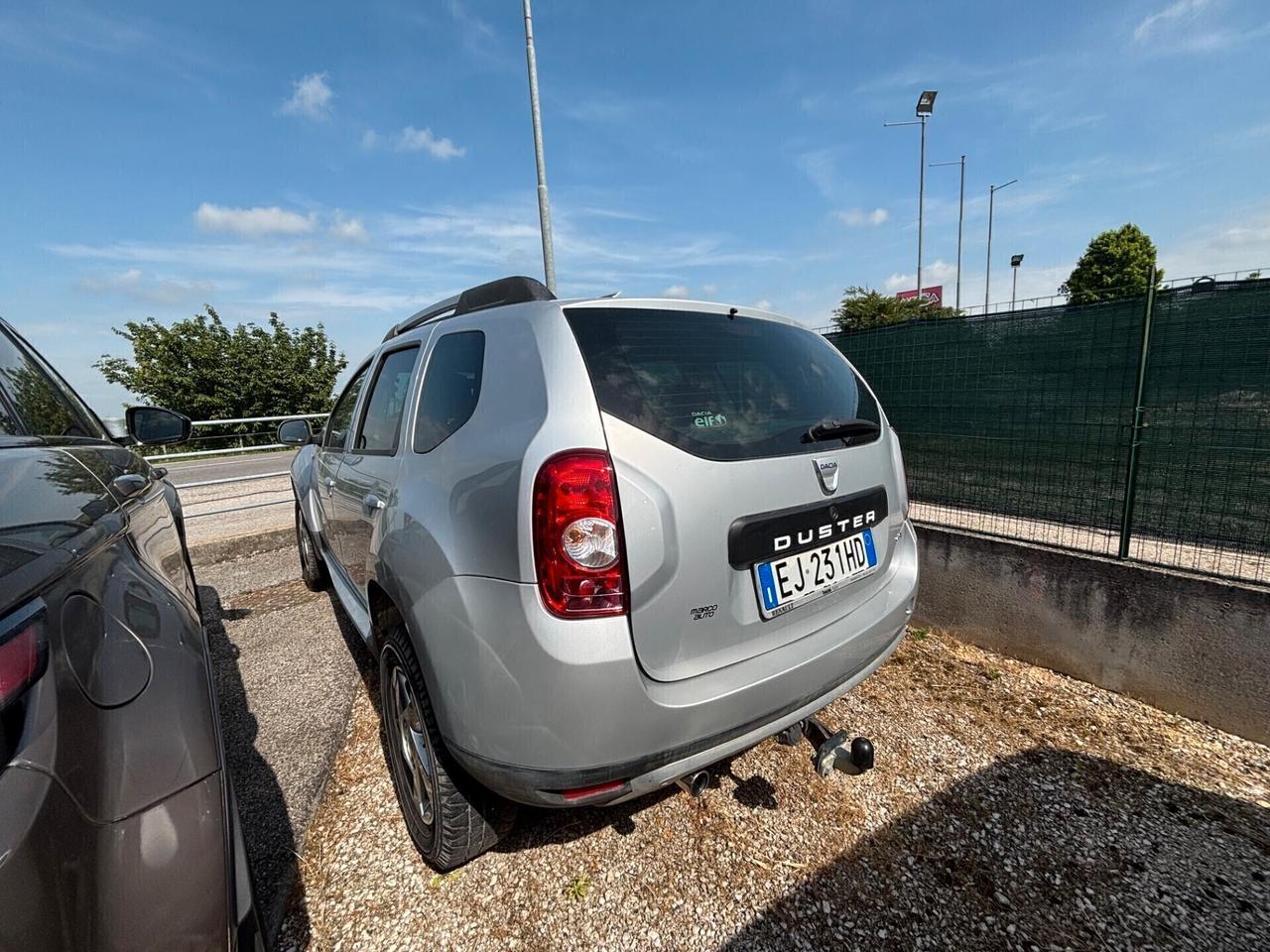 Dacia Duster 1.5 Diesel Neopatentati con gancio di traino