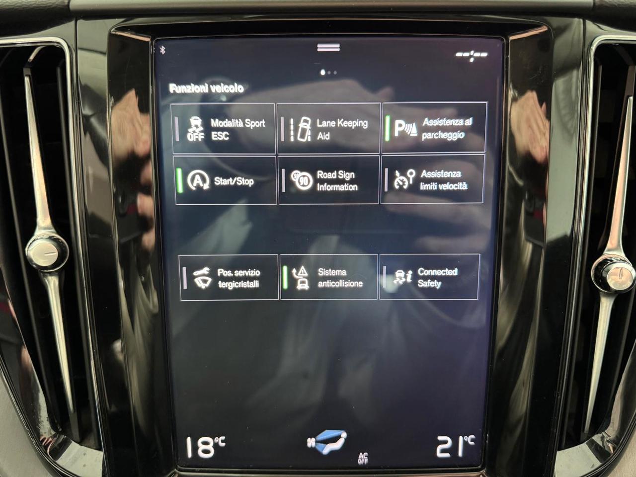 Volvo XC60 2.0 d4 190cv Awd Momentum Cockpit Full