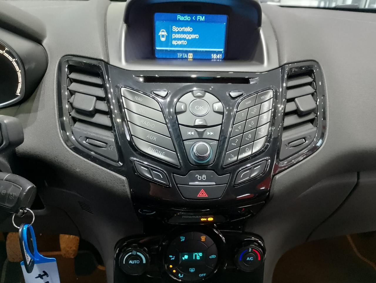 Ford Fiesta 1.5 TDCi 75CV 5 porte Titanium