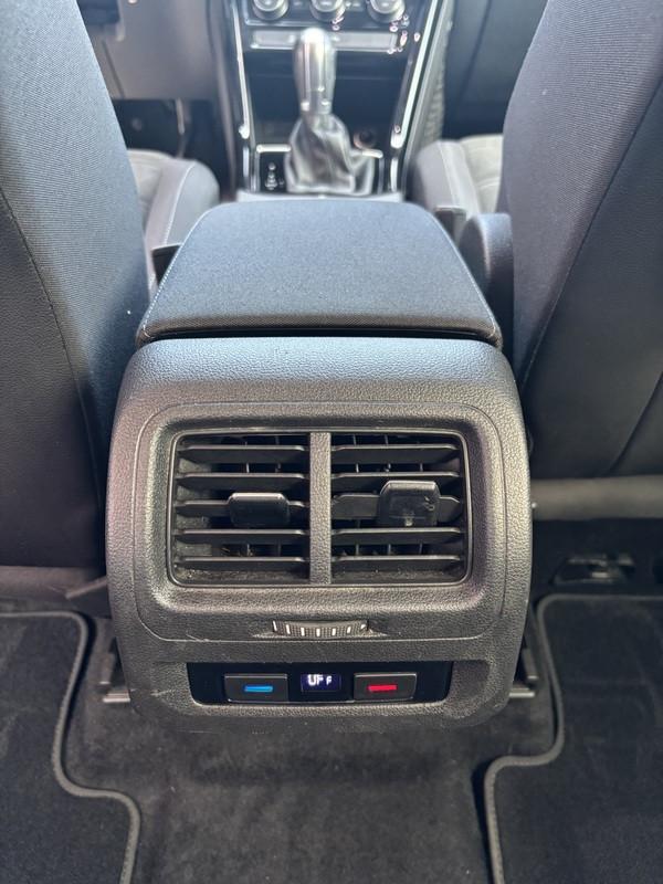 Volkswagen Touran 2.0 tdi Comfortline dsg 7 posti LED-NAVI