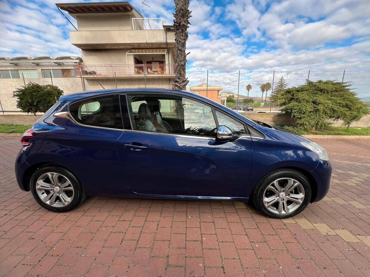 Peugeot 208 1.4 HDi 68 CV 3 porte Allure