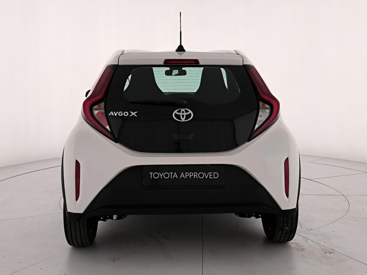 Toyota Aygo x 1.0 active 72cv