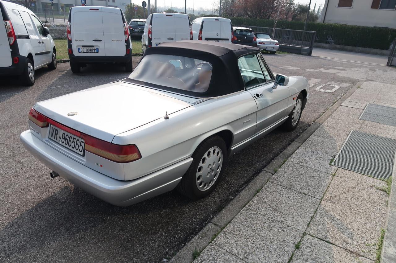 Alfa Romeo Spider 2.0i